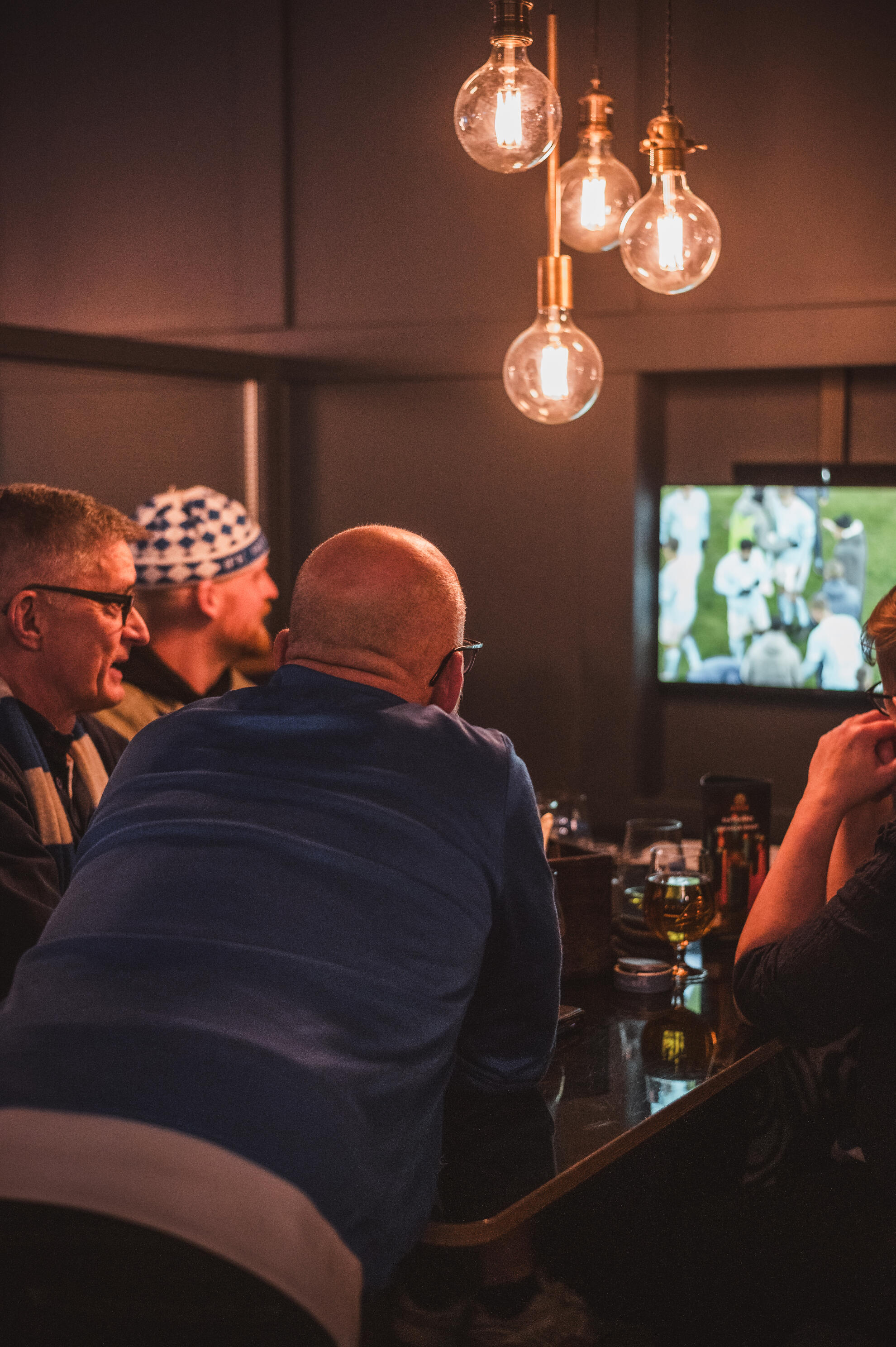 Gäster ser IFK Göteborg mot Malmö FF i eget bås på Olivedal